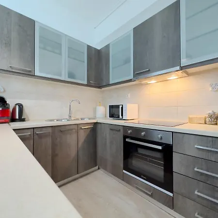 Aristotelous Spacious 109sqm In